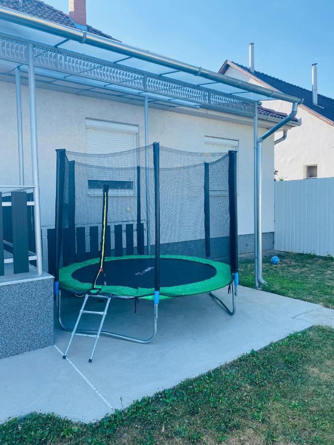 Pandora Pool Apartman Hajduszoboszlo Luaran gambar