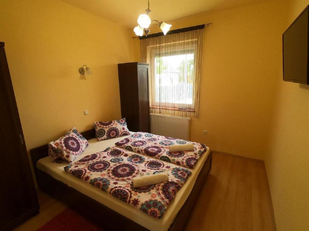 Pandora Pool Apartman Hajduszoboszlo Luaran gambar